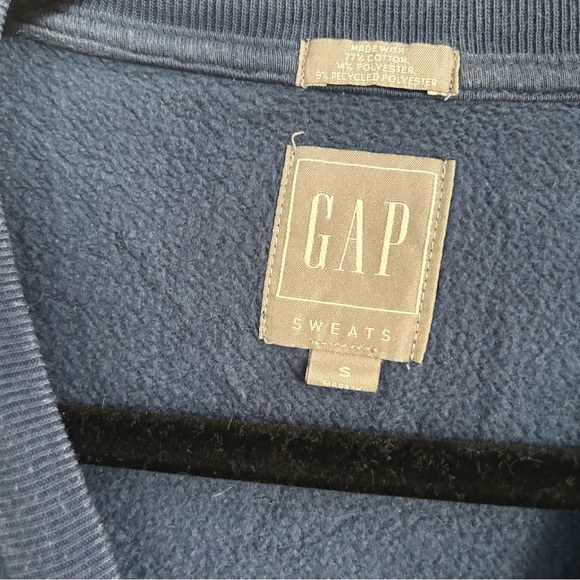 Men's GAP Sweatshirt - Picture 4 of 6